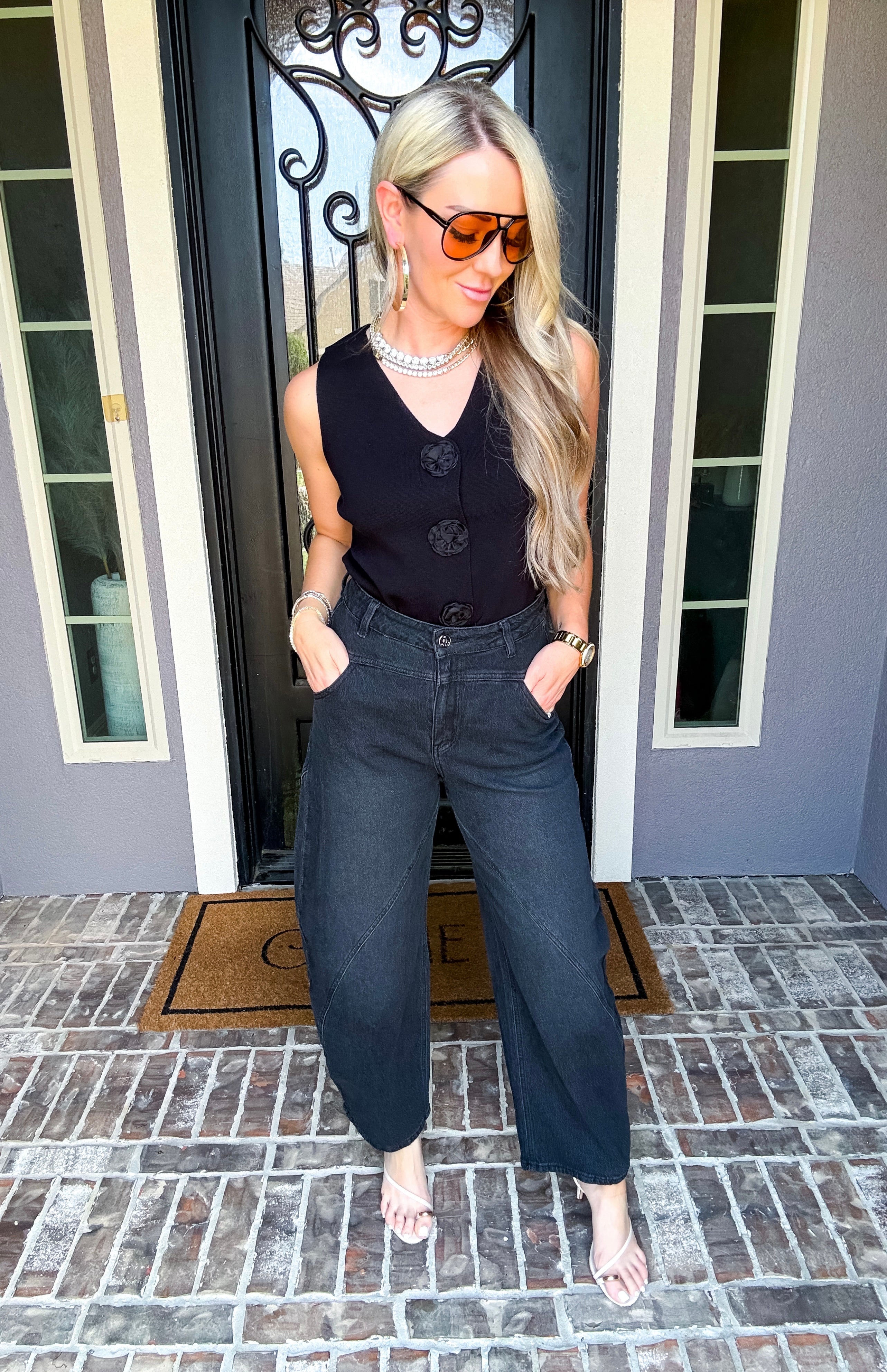 Retro Ease Black Barrel Jean