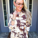 Abstract Attitude Button Up