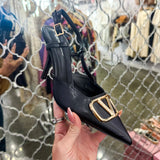The Status Gold Detail Pump - Black